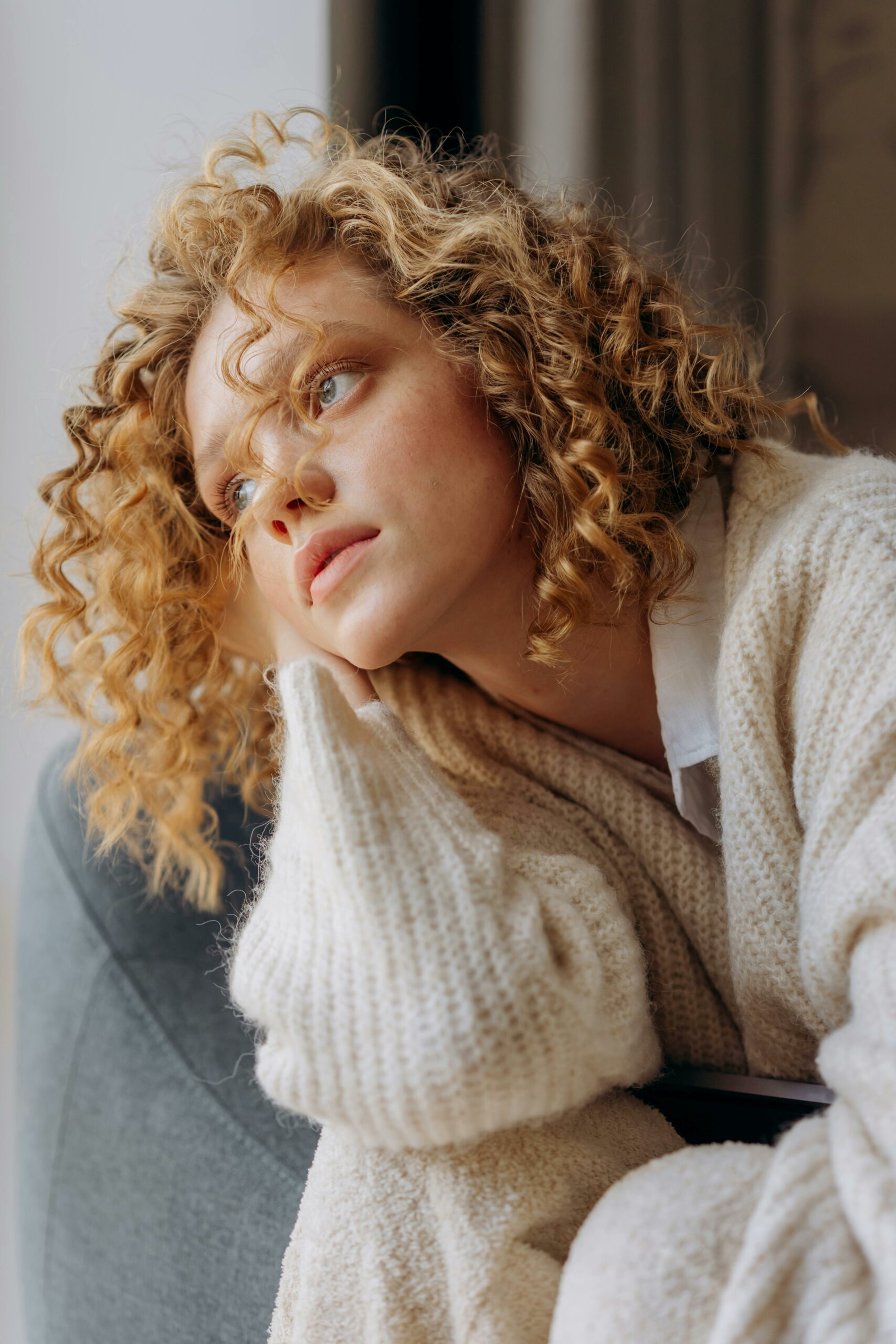 Pourquoi ton cerveau tourne en boucle… même quand tout est calme ?